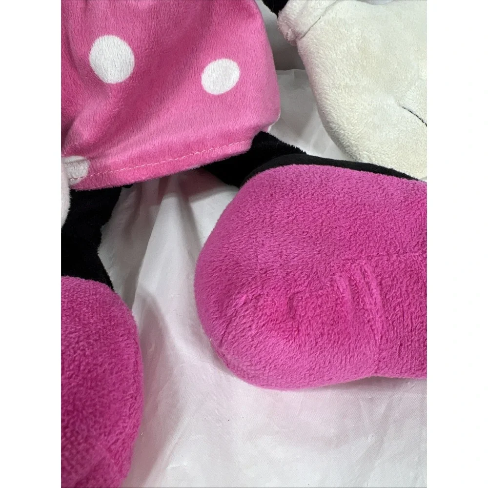 Disney Store Exclusive Minnie Mouse 21